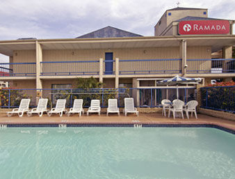 Ramada By Wyndham San Antonio Near Seaworld Hotell Exteriör bild